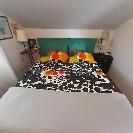 Orange Cube - Self Check In - Free Parking *