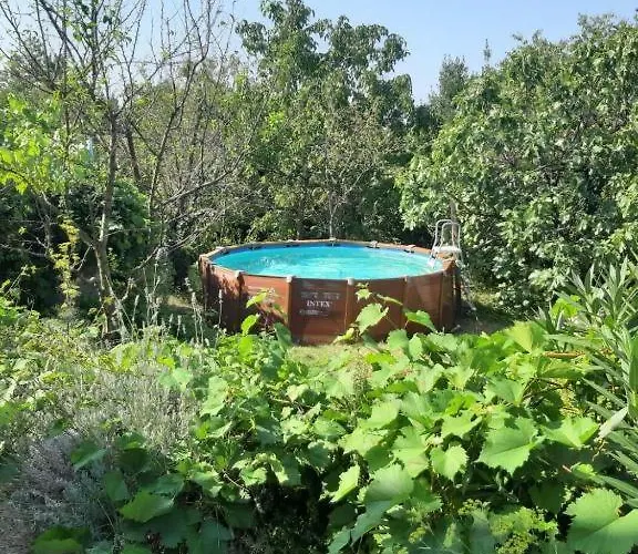 Orange Cube - Self Check In - Free Parking *