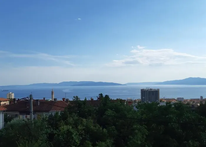 Orange Cube - Self Check In - Free Parking *