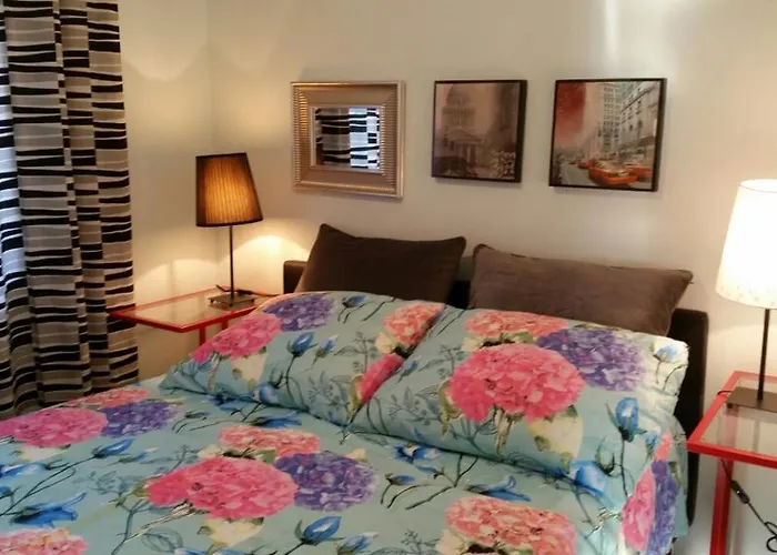 Orange Cube - Self Check In - Free Parking Διαμέρισμα *