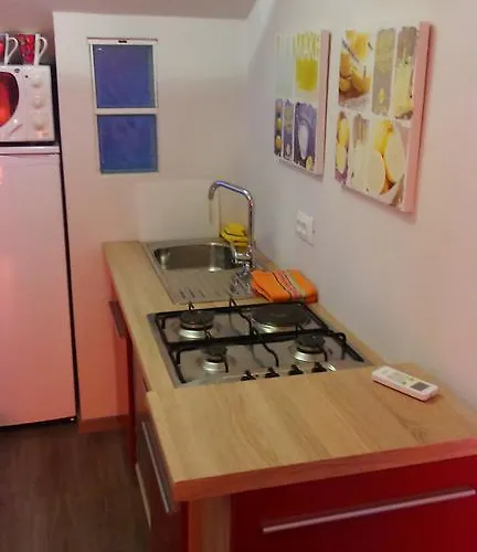 Orange Cube - Self Check In - Free Parking Ριέκα