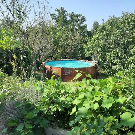 Orange Cube - Self Check In - Free Parking *