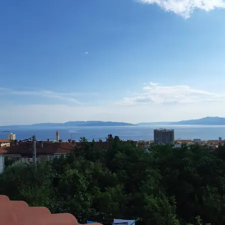 Orange Cube - Self Check In - Free Parking *