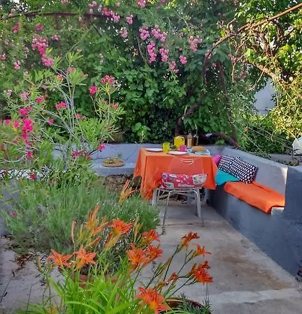 Apartment Orange Cube *