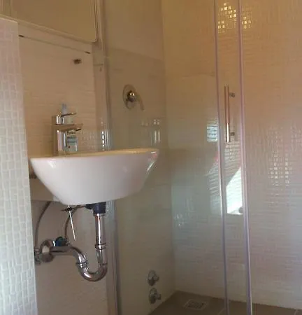 Orange Cube - Self Check In - Free Parking