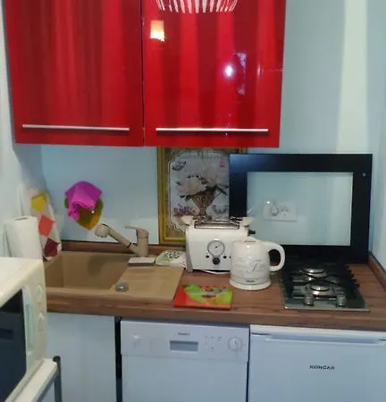 Orange Cube - Self Check In - Free Parking Apartment *