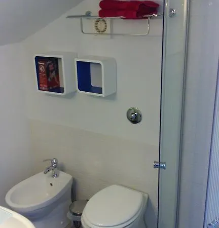 Orange Cube - Self Check In - Free Parking Rijeka