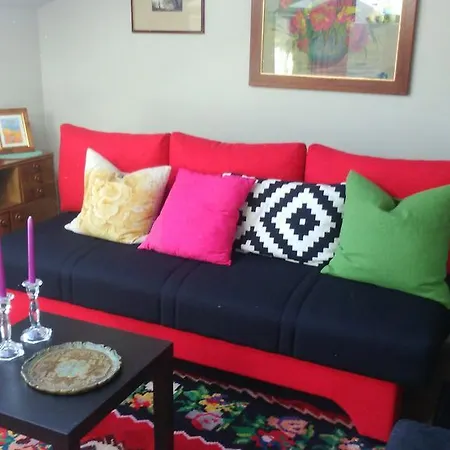 Orange Cube - Self Check In - Free Parking