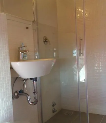 Orange Cube - Self Check In - Free Parking