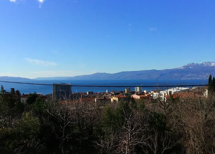 Orange Cube - Self Check In - Free Parking