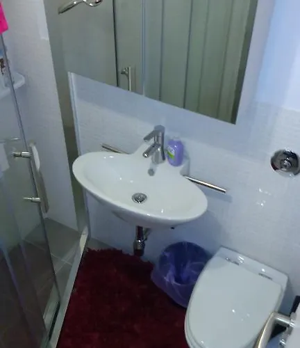 Orange Cube - Self Check In - Free Parking רייקה