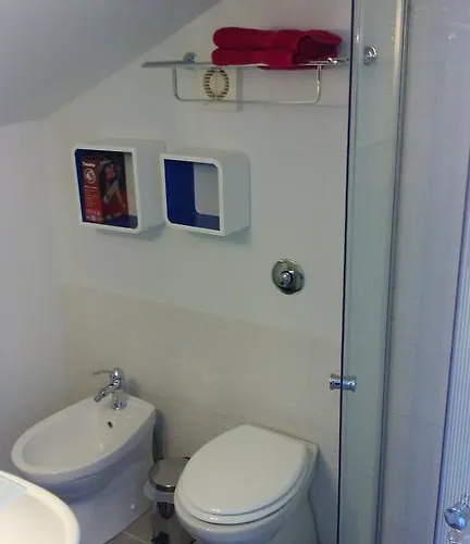 Orange Cube - Self Check In - Free Parking רייקה